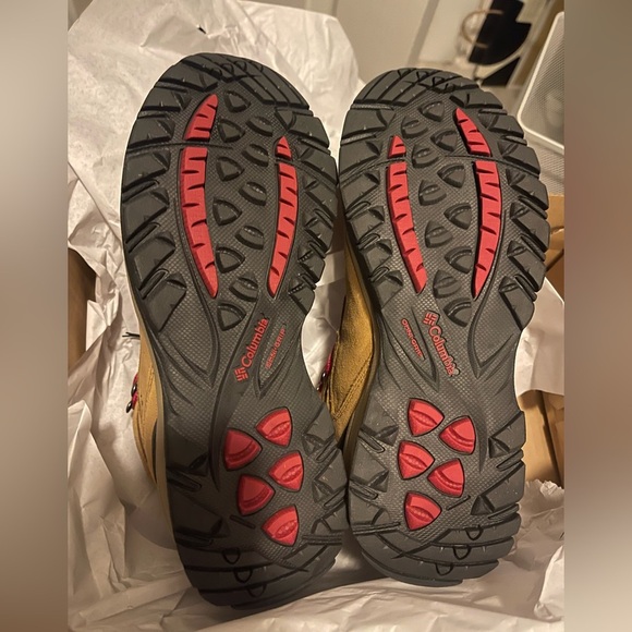 COLUMBIA - Columbia Women's Newton Ridge
Plus Waterproof Amped 7.5 - Picture 9 of 9